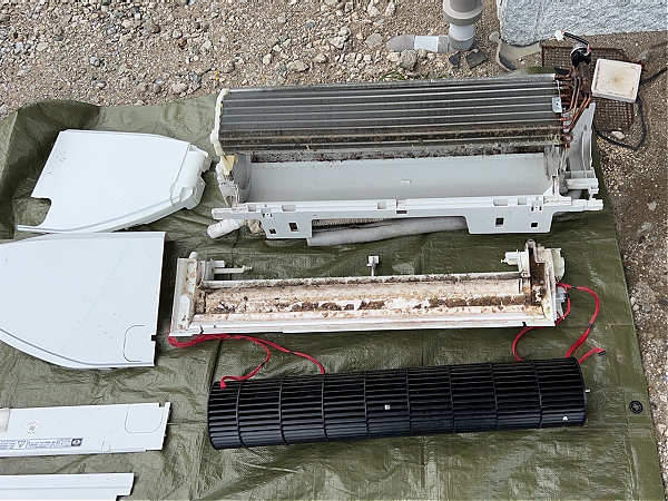 エアコン完全分解クリーニング